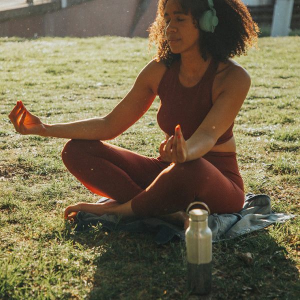16oz-rise-reflect-with-bamboo-cap-o5 16oz_rise_reflect_yoga_park_headphones_square.jpg