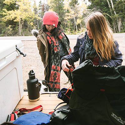 64oz-classic-with-loop-cap-f7 64oz_insulated_classic_backpackers_tailgate_square.jpg