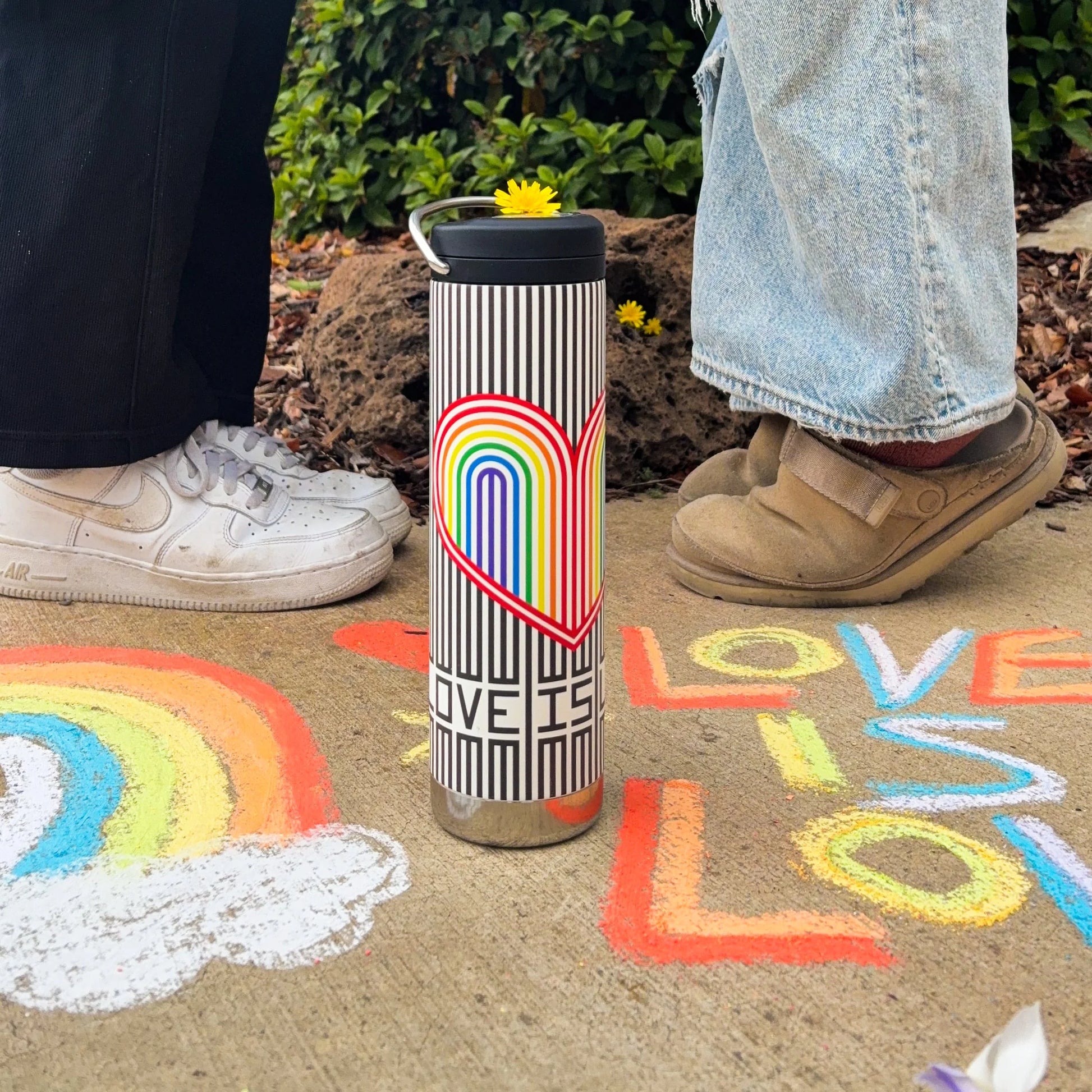 20oz-tkwide-with-twist-cap-pride-stripes-j4 Pride-2.webp