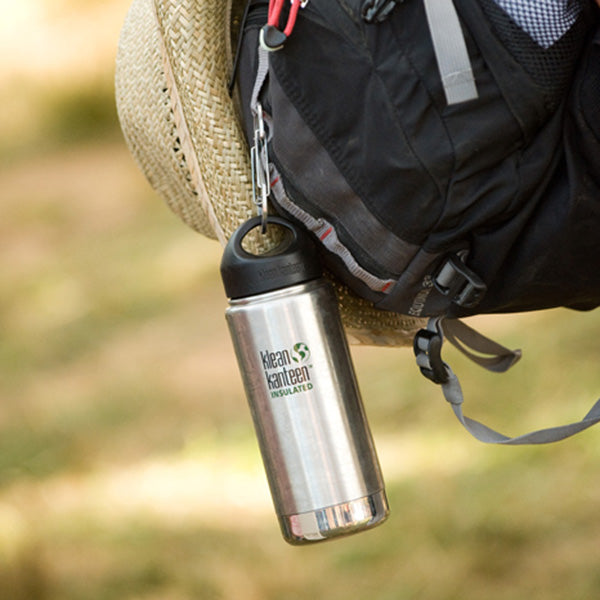 steel-s-biner-3-p5 carabiner_steel_bottle_backpack_lifestyle_dd4fef2d-f5d2-4f32-ac05-c706bd6b518e.jpg