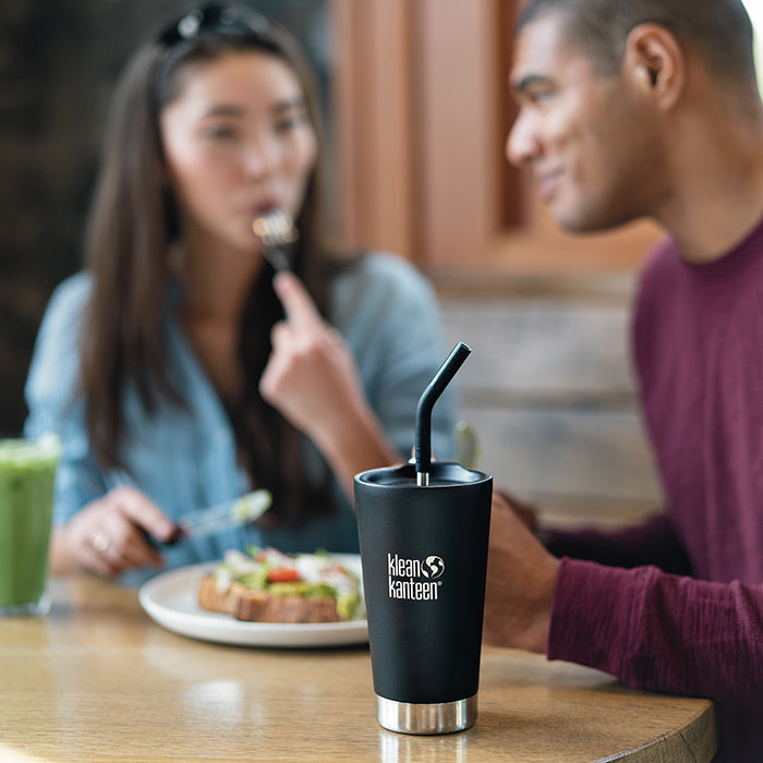 straw-2-pack-black-sale-o2 coffee-tumbler-metal_straw_lifestyle.jpg